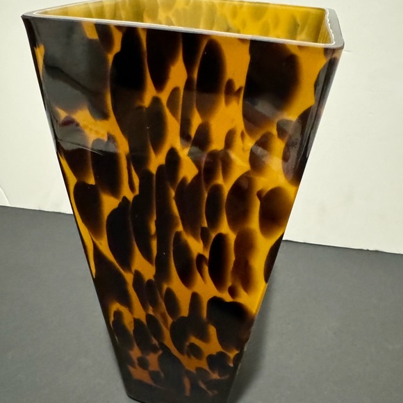 Tortoiseshell Pattern Vase - Picture 3 of 8